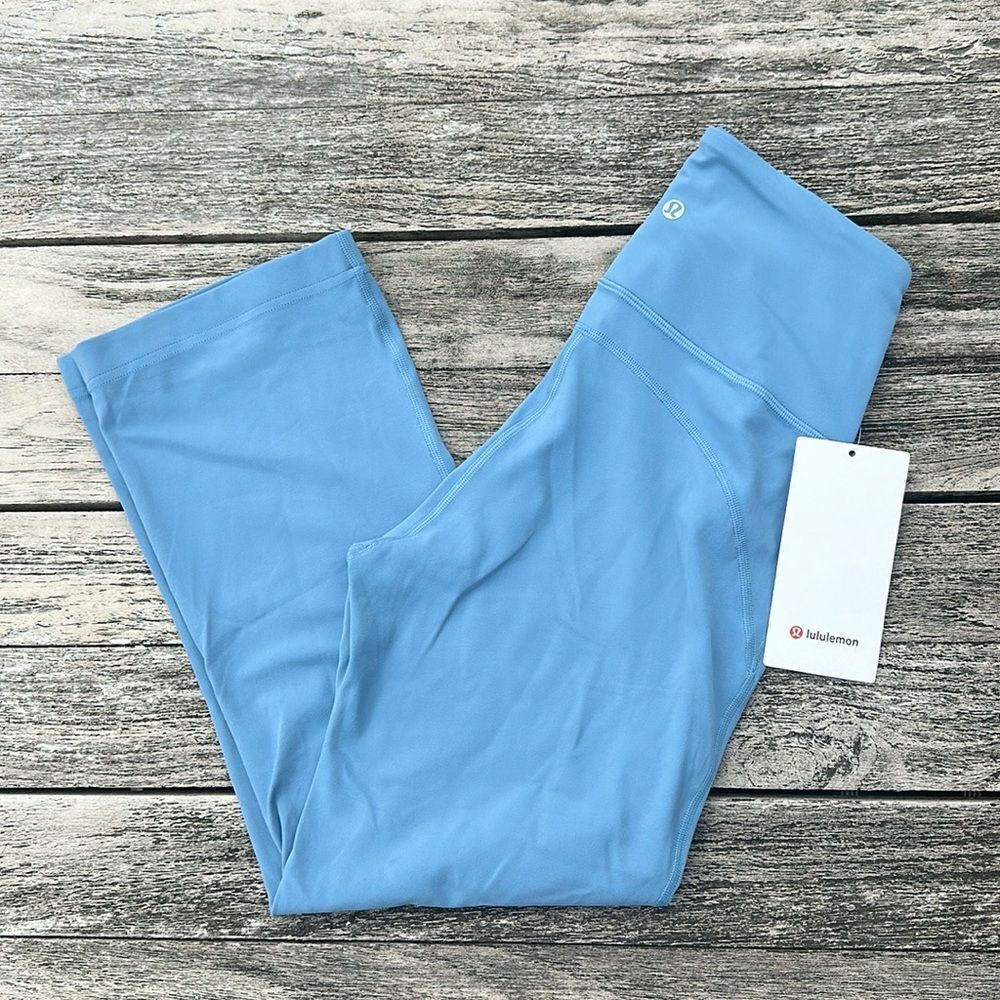 Lululemon Groove Super-High-Rise Crop 23" Nulu Utility Blue Size 6 NWT 💙✨